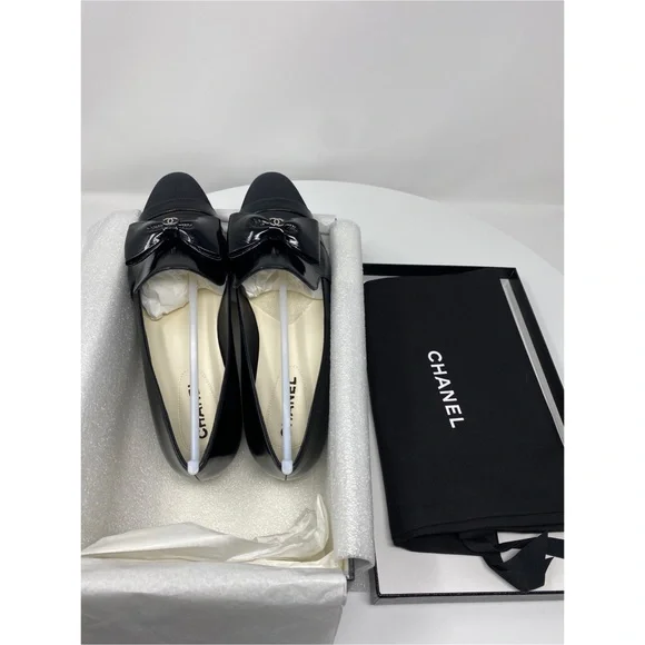 CHANEL black patent leather bow loafers flats EURO 37.5/USA 7.5 - Picture 13 of 16